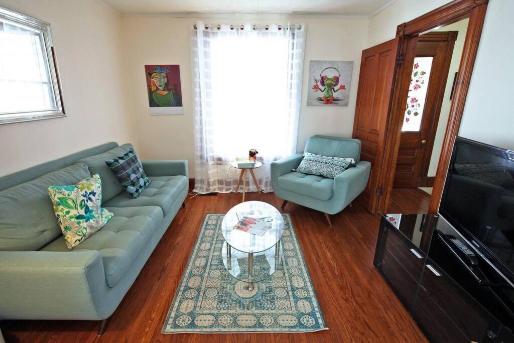 Sky Line 2- Walk To The Falls & Complimentary Breakfast Delivered Daily To The Holiday home Niagara Falls