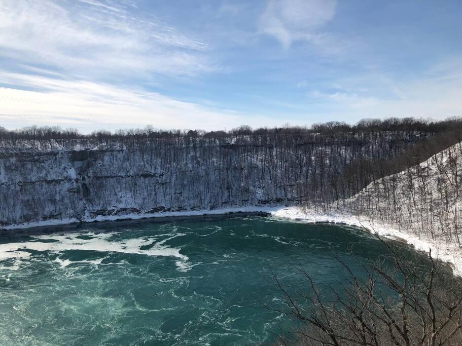 Holiday home Sky Line 2- Walk To The Falls & Complimentary Breakfast Delivered Daily To The Niagara Falls
