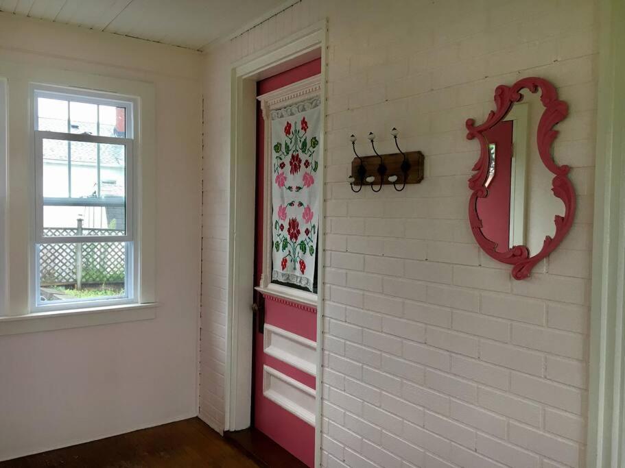 Sky Line 2- Walk To The Falls & Complimentary Breakfast Delivered Daily To The Holiday home